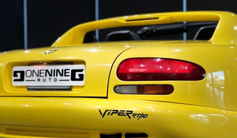
								1996 Dodge Viper 8.0 full									