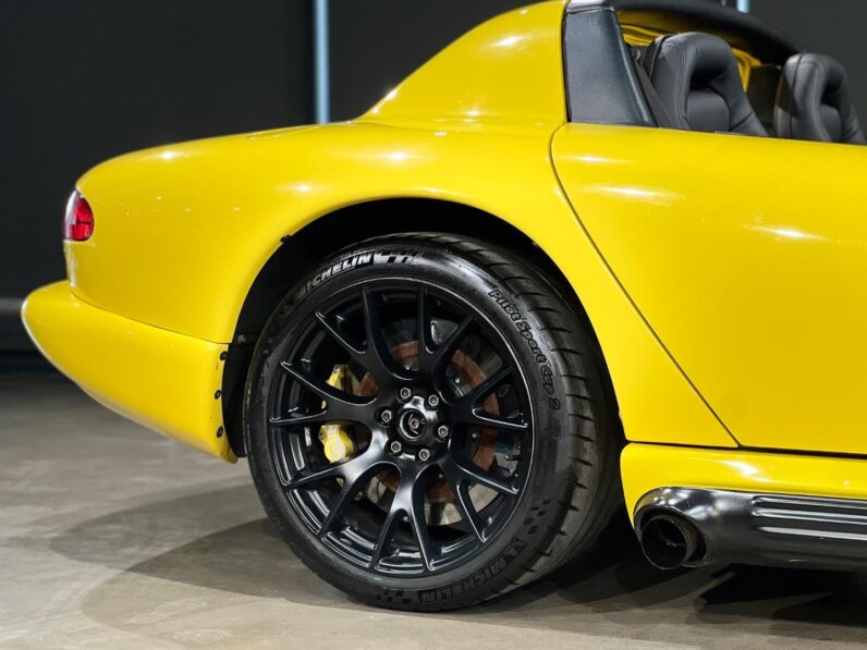 
								1996 Dodge Viper 8.0 full									