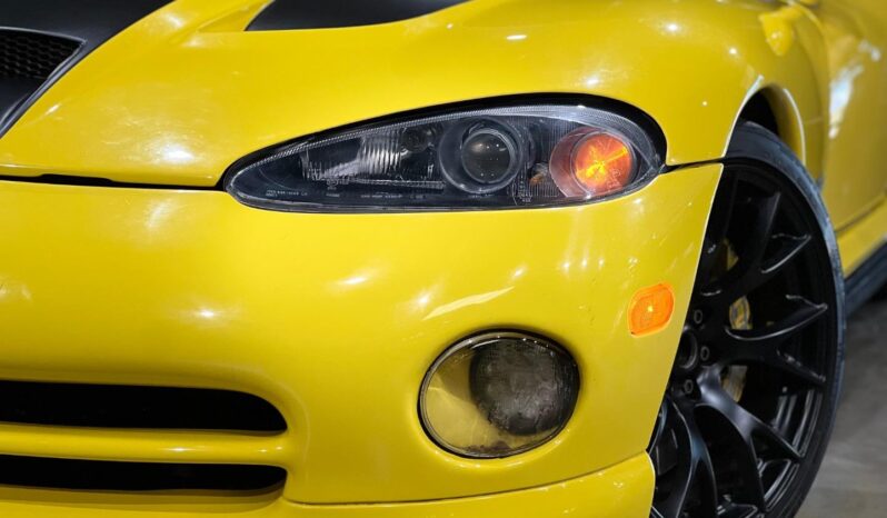 
								1996 Dodge Viper 8.0 full									