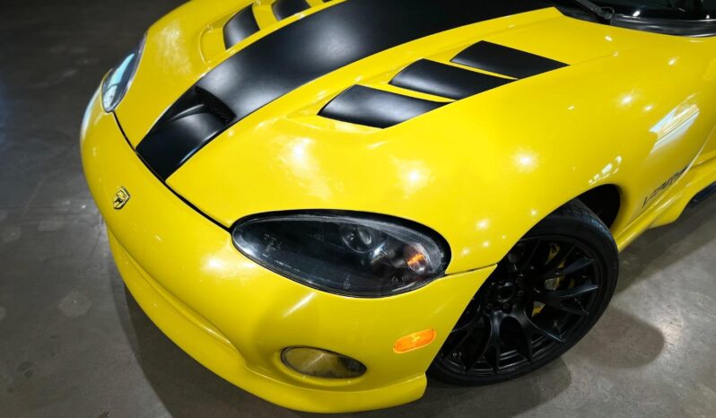 
								1996 Dodge Viper 8.0 full									
