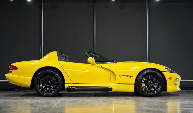 
								1996 Dodge Viper 8.0 full									