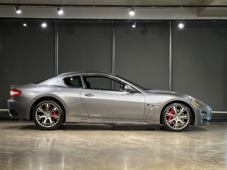 
								2012 Maserati GranTurismo GranTurismo full									