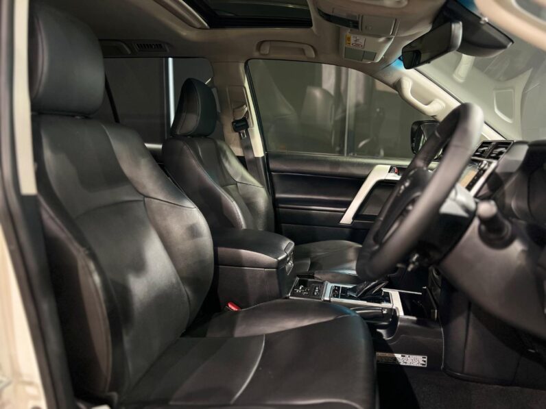 
								2017 Toyota Land Cruiser Prado 3.0DT VX-L full									