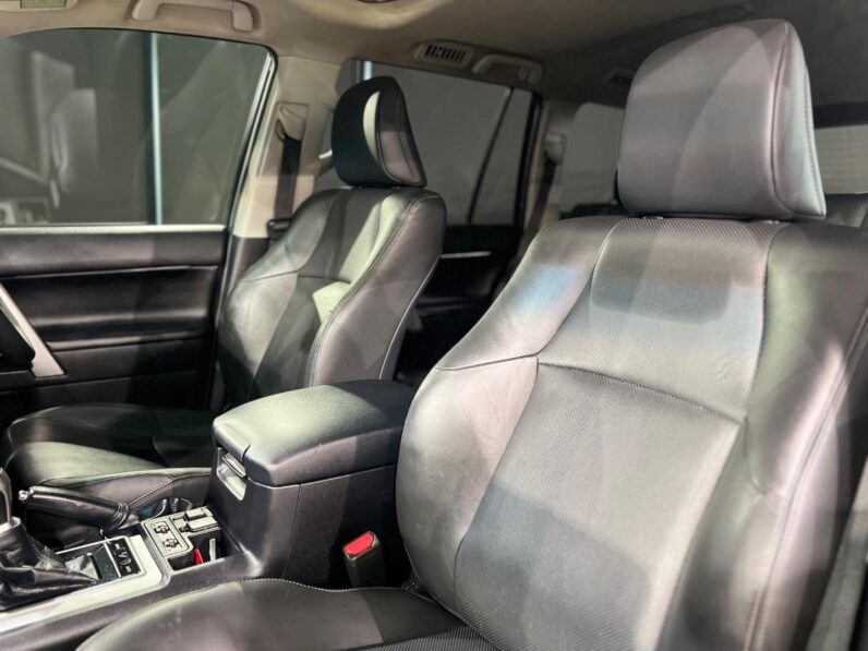 
								2017 Toyota Land Cruiser Prado 3.0DT VX-L full									