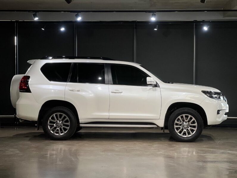 
								2017 Toyota Land Cruiser Prado 3.0DT VX-L full									