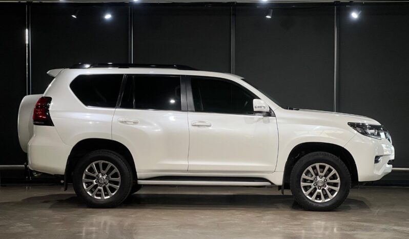 
								2017 Toyota Land Cruiser Prado 3.0DT VX-L full									