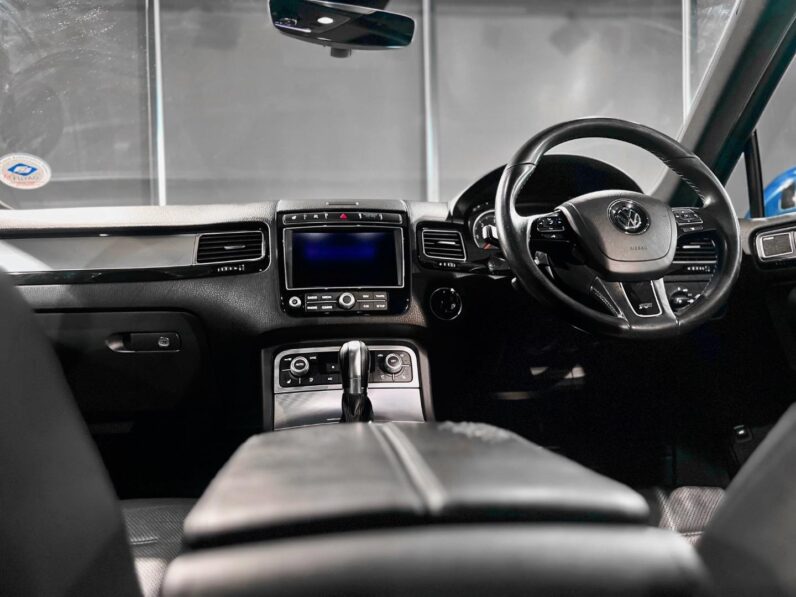 
								2017 Volkswagen Touareg V6 TDI Luxury full									