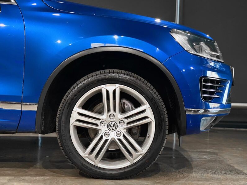 
								2017 Volkswagen Touareg V6 TDI Luxury full									