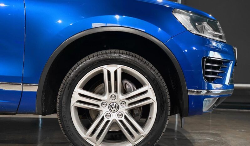 
								2017 Volkswagen Touareg V6 TDI Luxury full									