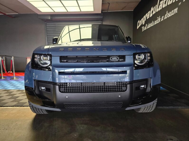 
								2026 Land Rover Defender 110 D350 X-Dynamic HSE full									