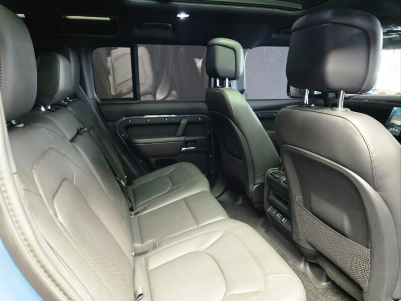 
								2026 Land Rover Defender 110 D350 X-Dynamic HSE full									