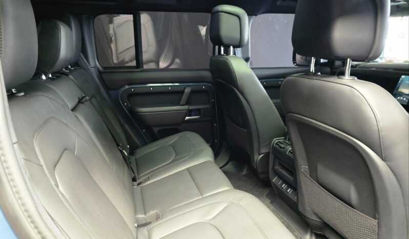 
								2026 Land Rover Defender 110 D350 X-Dynamic HSE full									