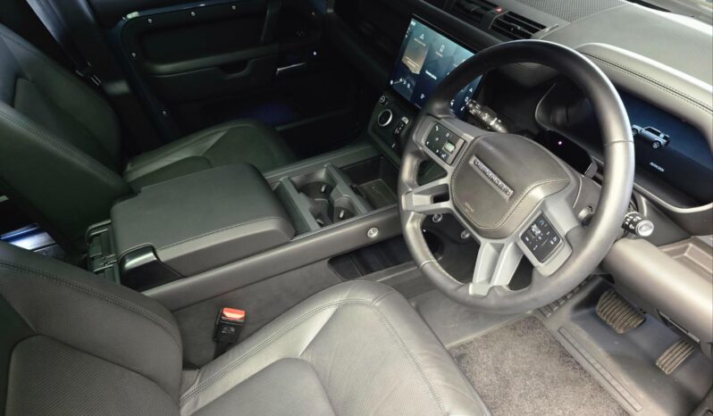 
								2026 Land Rover Defender 110 D350 X-Dynamic HSE full									