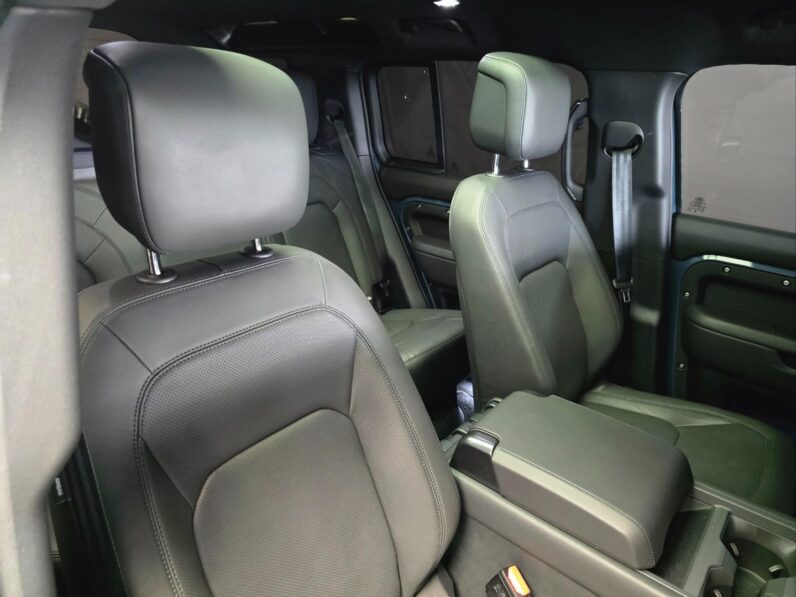 
								2026 Land Rover Defender 110 D350 X-Dynamic HSE full									