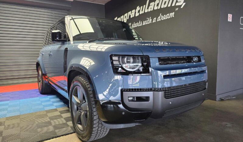 
								2026 Land Rover Defender 110 D350 X-Dynamic HSE full									