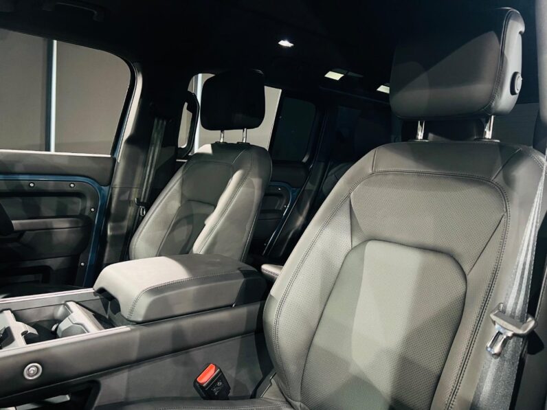
								2026 Land Rover Defender 110 D350 X-Dynamic HSE full									