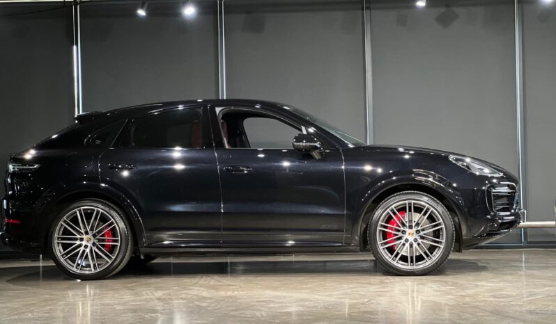 
								2022 Porsche Cayenne GTS Coupe full									