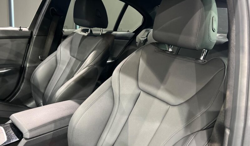 
								2021 BMW 3 Series 318i Sport Line Launch Edition full									