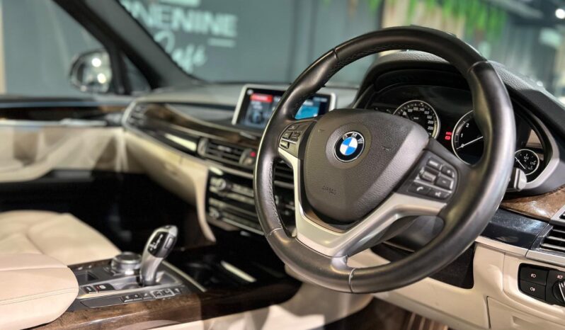 
								2021 BMW X5 xDrive50i Exterior Design Pure Excellence full									