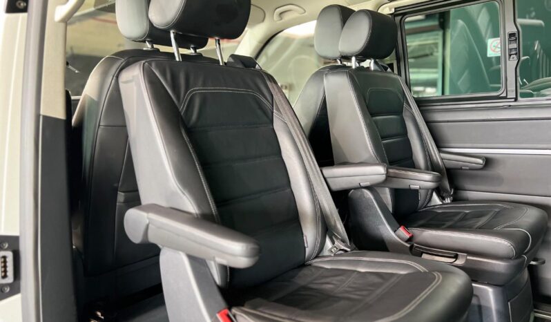 
								2021 Volkswagen Caravelle 2.0BiTDI Highline 4Motion full									