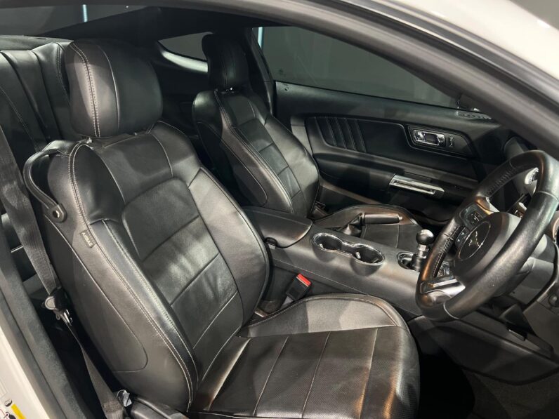 
								2018 Ford Mustang 2.3T Fastback full									