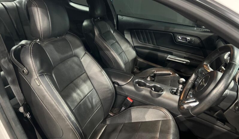 
								2018 Ford Mustang 2.3T Fastback full									