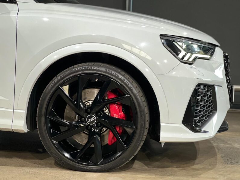 
								2021 Audi RSQ3 Sportback Quattro full									