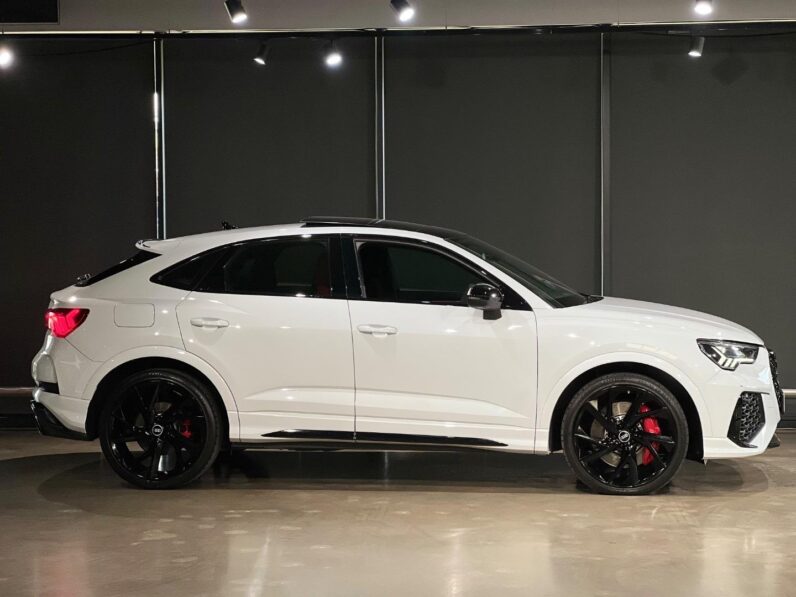 
								2021 Audi RSQ3 Sportback Quattro full									