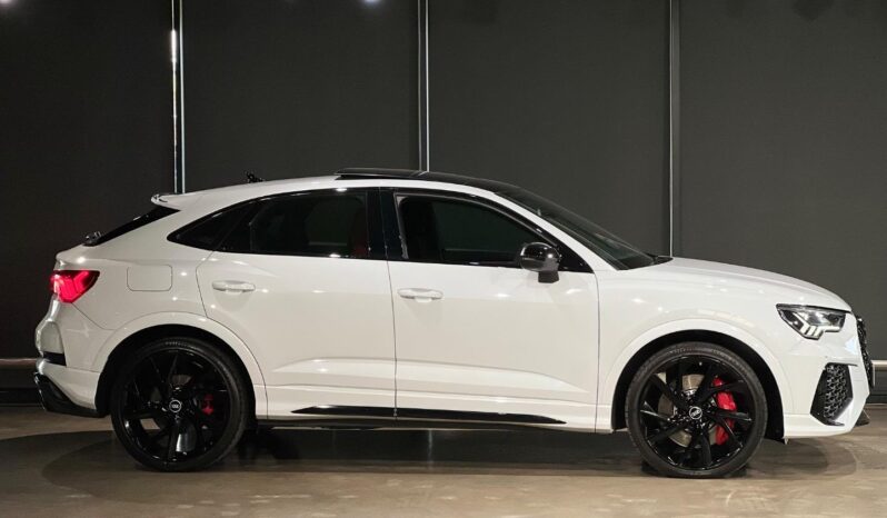 
								2021 Audi RSQ3 Sportback Quattro full									