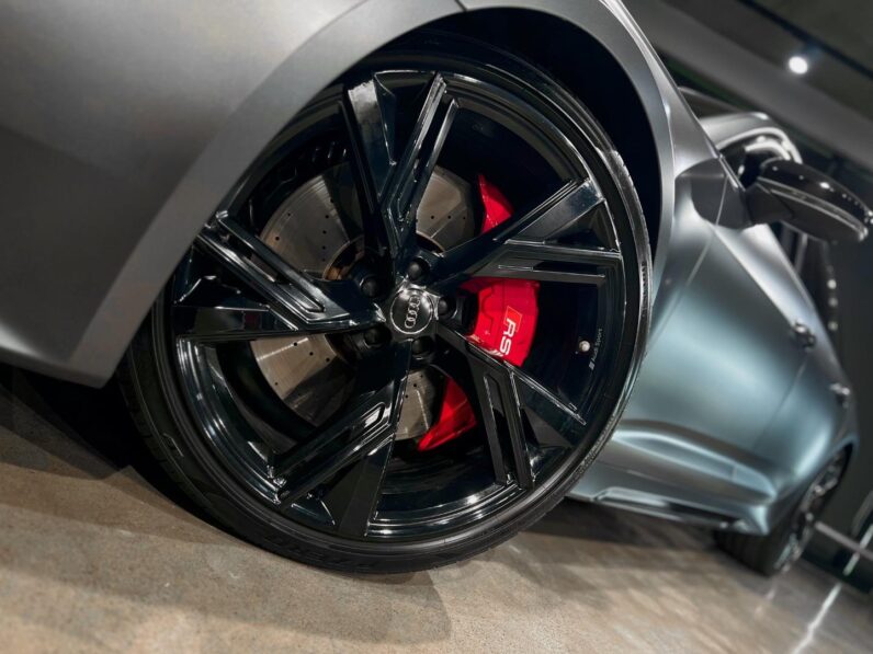 
								2022 Audi RS6 Quattro full									