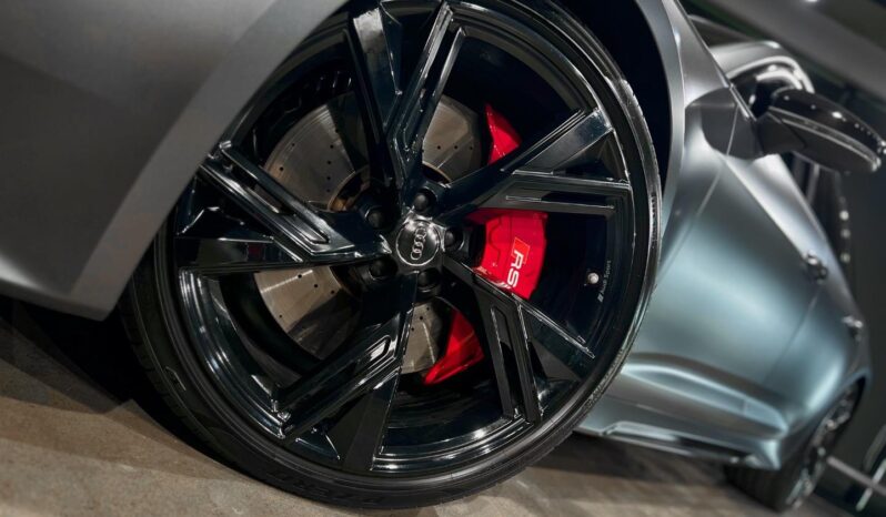 
								2022 Audi RS6 Quattro full									