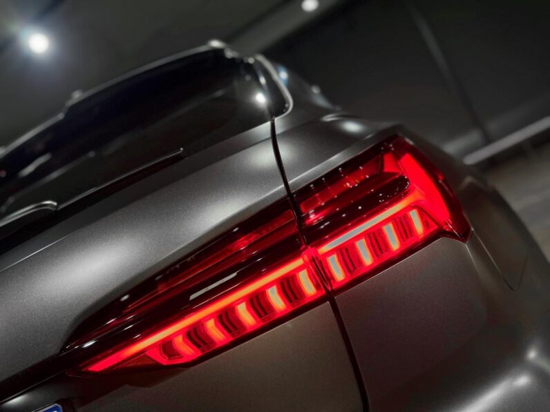 
								2022 Audi RS6 Quattro full									