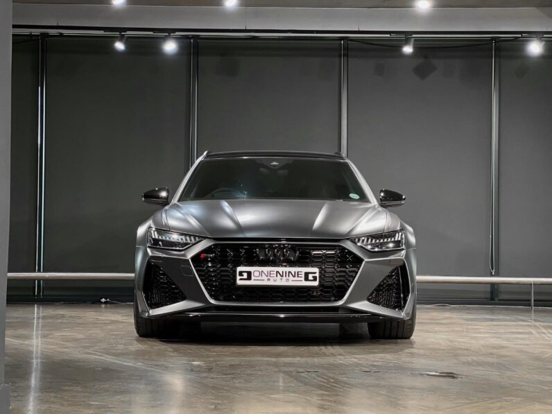 
								2022 Audi RS6 Quattro full									