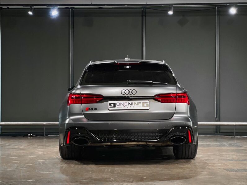 
								2022 Audi RS6 Quattro full									