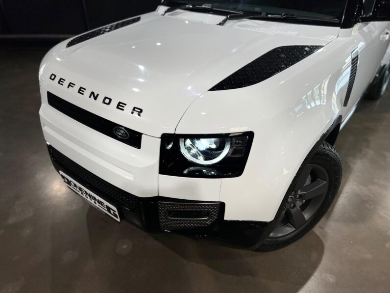 
								2025 Land Rover Defender 130 D350 X-Dynamic HSE full									