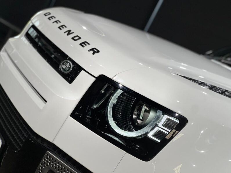 
								2025 Land Rover Defender 130 D350 X-Dynamic HSE full									