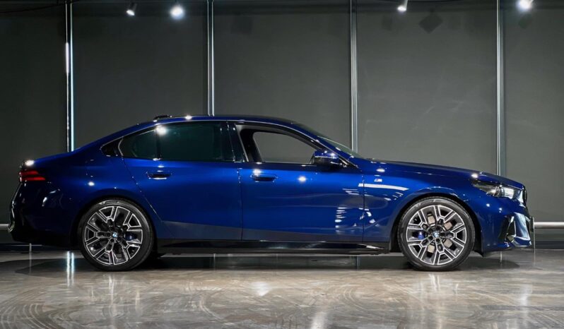 
								2024 BMW 5 Series 520d M SPORT PRO full									