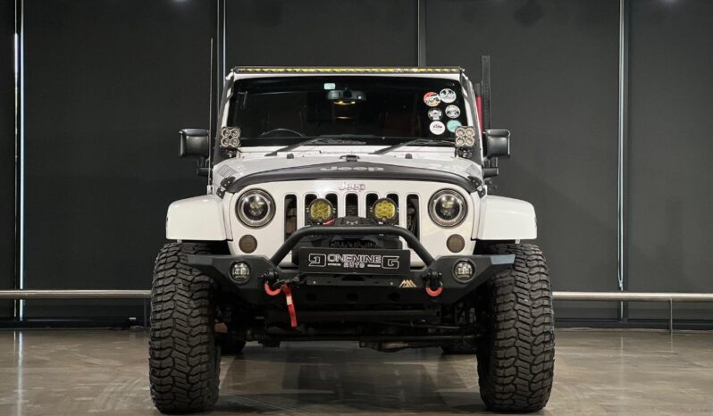 
								2017 Jeep Wrangler Unlimited 3.6L Sahara full									