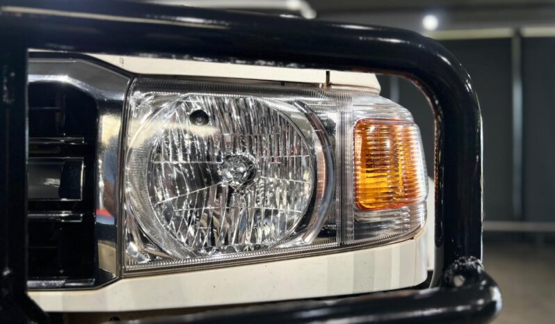 
								2015 Toyota Land Cruiser 79 4.5D-4D LX V8 Double Cab full									