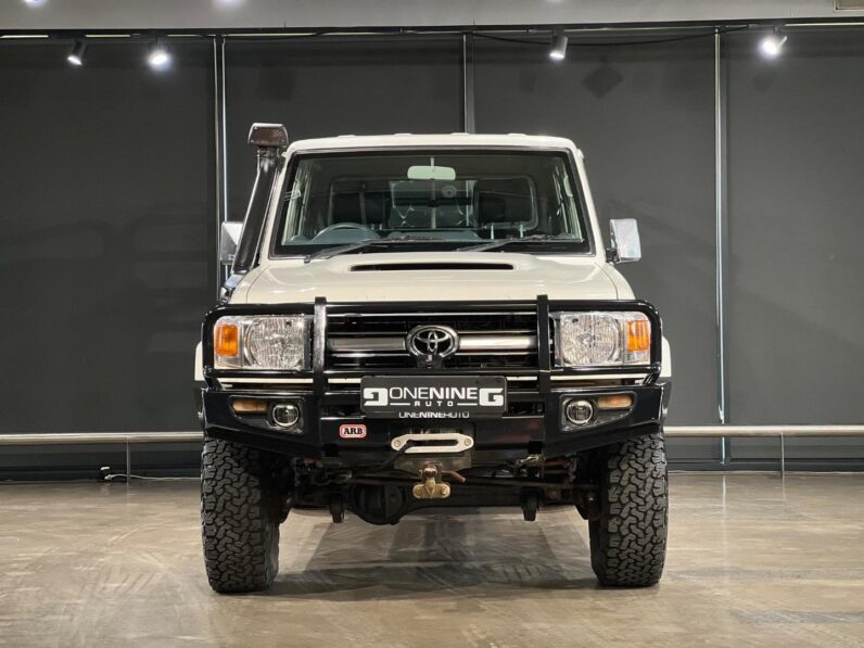 
								2015 Toyota Land Cruiser 79 4.5D-4D LX V8 Double Cab full									