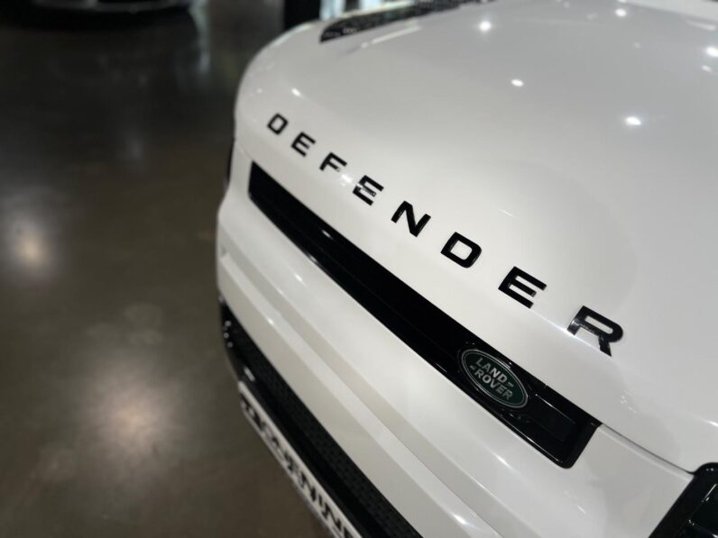 
								2025 Land Rover Defender 110 D350 X-Dynamic HSE full									