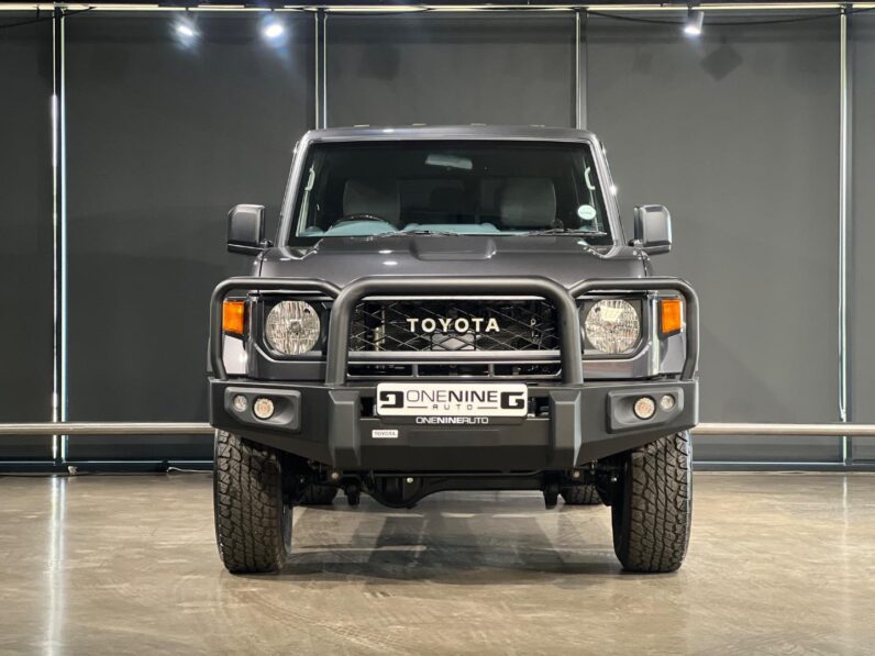 
								2026 Toyota Land Cruiser 76 2.8GD-6 Station Wagon VX full									
