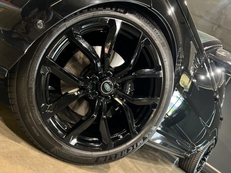 
								2020 Land Rover Range Rover Sport SVR Carbon Edition full									