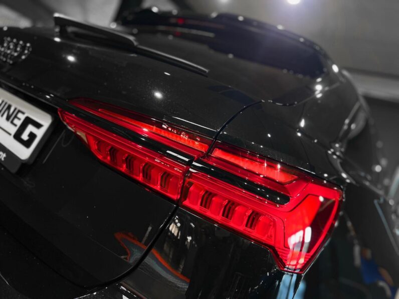 
								2025 Audi RS6 Quattro Performance full									