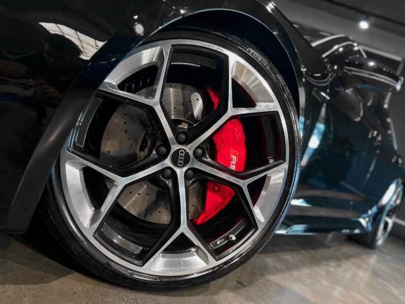 
								2025 Audi RS6 Quattro Performance full									