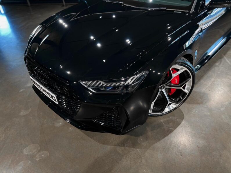 
								2025 Audi RS6 Quattro Performance full									