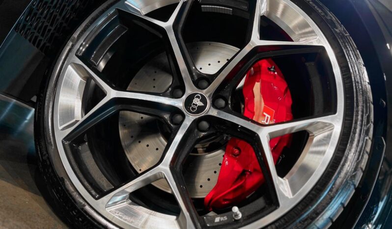 
								2025 Audi RS6 Quattro Performance full									